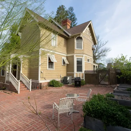 Historic Downtown House and Pool in Paso Robles Wine Country