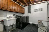 Spacious Updated Home Within Minutes to Shopping & Restaurants! - Boutique