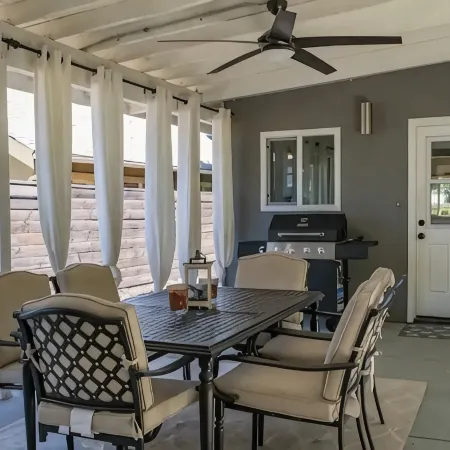 Close to Downtown! Gorgeous MidCentury w/fire pit