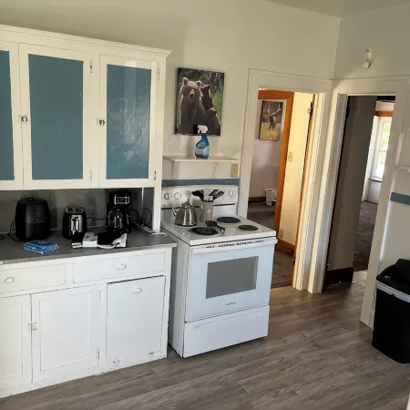 One block from downtown One bed one bath with extra folded out bed.