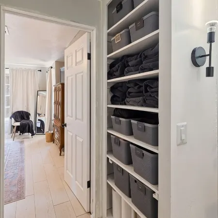 Woodsy, Quiet Neighborhood, 2 bedroom