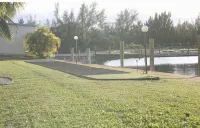 Two Bedroom Condo mins from beach