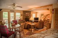 Cozy, Beautifully Furnished Condo 10  Minutes to Ski Resorts
