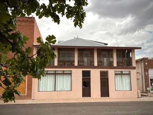 Marfa House Fronteriza--Central and Accessible