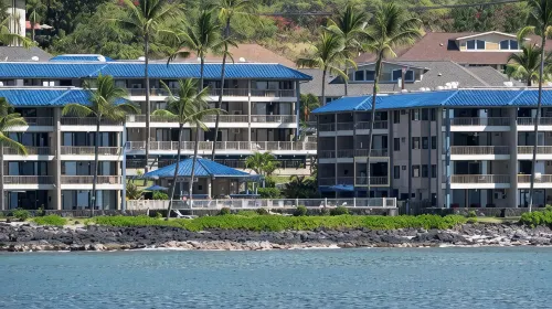 Sunset in Paradise Oceanfront 1Br/1BA Condo at Kona Reef Fast WiFi & Dual AC