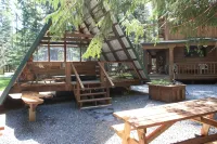 Buchanan's Bunkhouse with saltwater hot tub Mt.Rainier Entrance! - Chalets