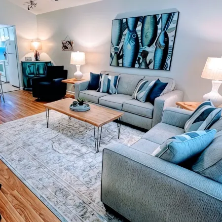 Sunnyside Villa-Free Beach Pass! 2 King Bedrooms, Garage, Near Marshwalk!