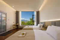 Wutong Courtyard · Villa: Bai Ethnic Aesthetics | Panoramic Cangshan View Guesthouse - balcony