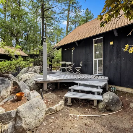 Silver King Cabin. 6,200 ft of elevation. 10 minutes from downtown Prescott.