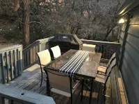Cozy Family Friendly Lodge, 2 Games Rooms, Hot Tub, EV Charger