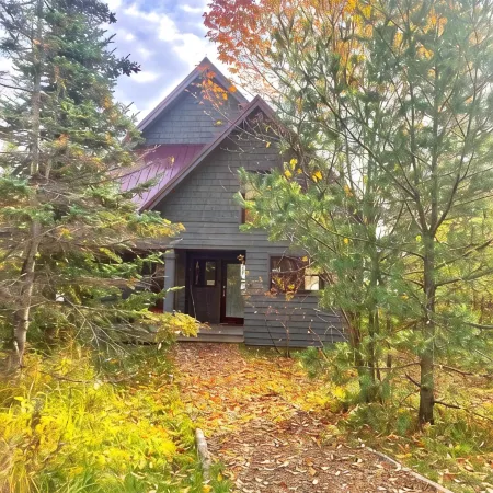 Brickyard Lakeside Retreat