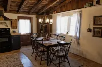 Log Cabin Once Owned by Johnny Cash, Short Drive to Nashville Sleeps 6