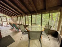 Secluded pet friendly cabin on 40 acres with frontage on the Kettle River - Chalets