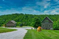 Skye Cottage at Hillside Hideaways-1Br/1BA w/Loft- in Amish Country