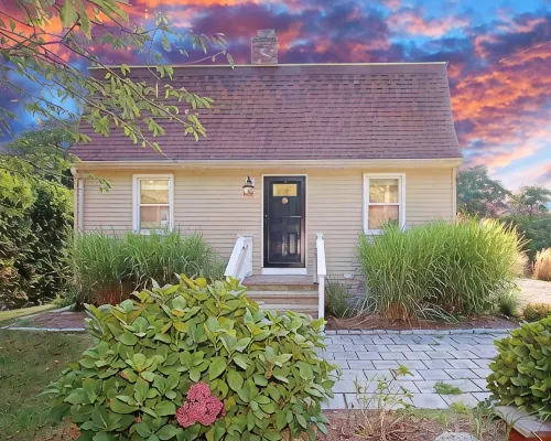 Sea Salt Air Changes Everything - ⭐️Stroll to Private Association Beach⭐️ Hotels in Westbrook
