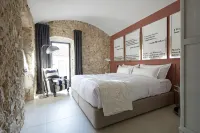 Llimona Suites - Bed and Breakfasts