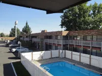 The Hotel Y, a Dazzler Select by Wyndham - Swimmingpools