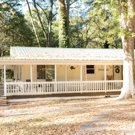 Quiet and Relaxing Neighborhood Great Location for Fun at Guntersville Lake