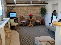 Alexander Mansion Bed & Breakfast - parking