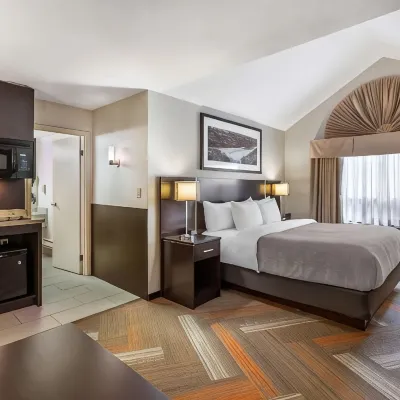 Quality Hotel Hotels near Spencer Smith Park