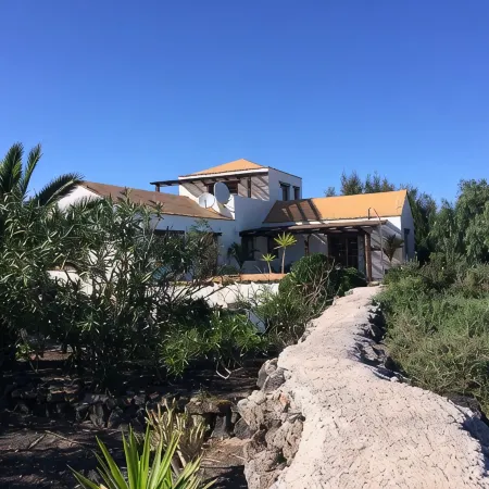 Peaceful secluded Villa With Large Heated Private Pool And Wifi