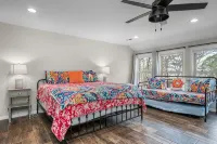 Lake Hartwell 4Br Waterfront Hot Tub GameRoom - balcony