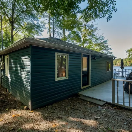 Casa Albanese on Farlain Lake