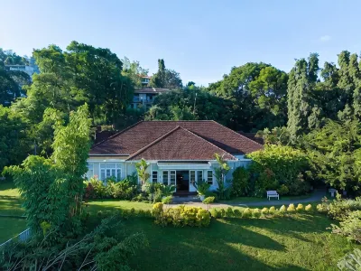 Castle Hill Bungalow by Seven Angels Hotels in 