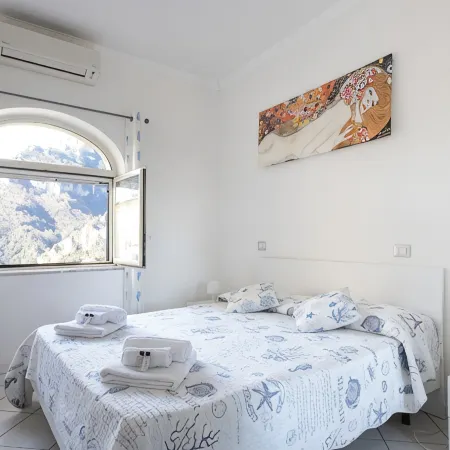 Stunning home with private parking included and views of Positano
