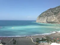 Laqua by the Sea