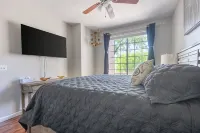 Amazing 2-bedroom Condo in Val Vista Lakes area in Gilbert Az! Pet Friendly!