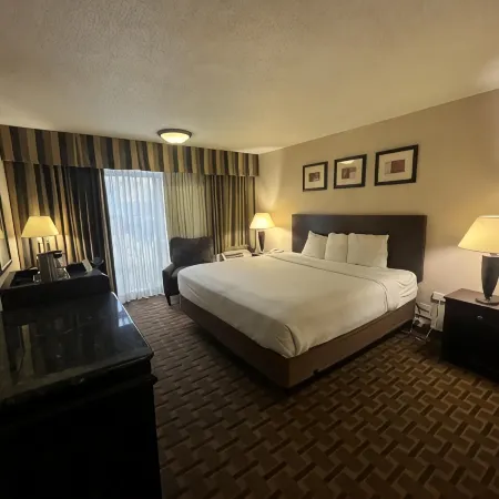 Derby Hotel & Suites