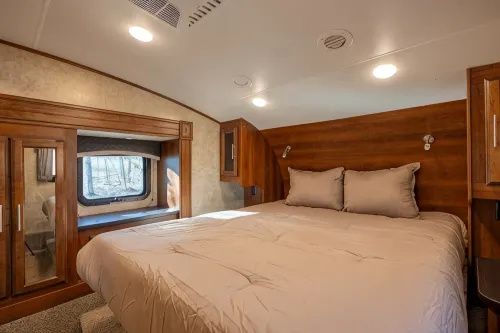 Luxury RV Retreat wd Firepit and Grille– Serene Wooded Stay Near Red River Gorge - 3-Star