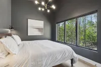 NEW Luxury York Cabin - Sauna, Game Room, Gym - Close to Ogunquit - Boutique