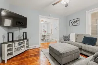 "Experience Luxurious Living:  Remodeled Duplex Retreat Awaits You in Anneville - Wifi