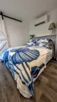 Tropical Privacy, Full Kitchen, Screened Lanai, Covered Parking, Fenced Yard