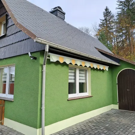 Vacation home Hirschturmblick- Cozy vacation home with terrace and playground