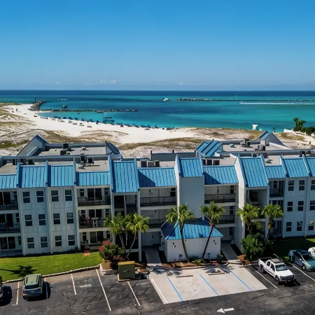 ~Beachfront ~ Spectacular View~Updated ~ Family Friendly~Great Location~