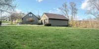 Spacious 4 bed 1.5 bath home directly across Buffalo Trace Distillery. - 3-نجوم