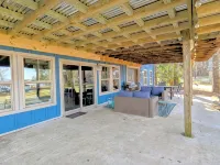 The Tillery Barndo - Two bedrooms/loft, dock, flat lot, spa, trampoline, golf