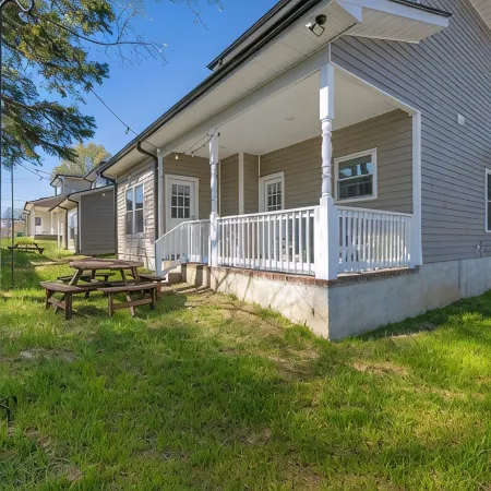 The Briar ~ Sleek 3BR New Home Walk to DT w/Outdoor Area