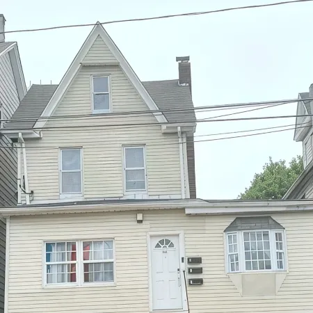Cozy 1-bedroom apartment with WiFi, AC in Hazleton Hideaway