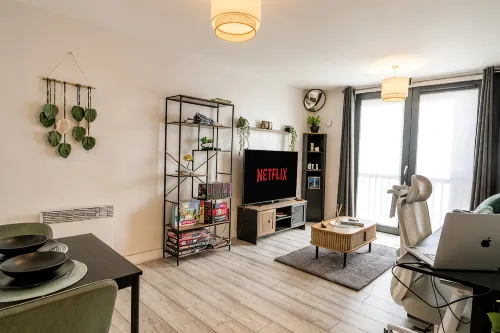Luxury Birmingham Chinatown Stay | Sage House - New