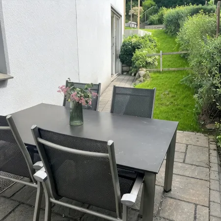 Helle Wohnung mit Eigenem Gartenstück
