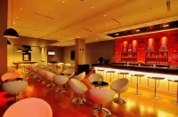 Keys Select by Lemon Tree Hotels, Kochi - bar