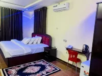 Ama Luxury Suites - Swimmingpools