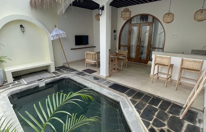 SANTAI DI VILLA