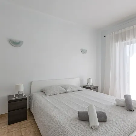 Espaçoso Apartamento Central 6 Minutos a pé da Praia