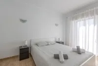 Espaçoso Apartamento Central 6 Minutos a pé da Praia - 2-Star