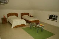 'For those who Demand Much' UNIQUE PENTHOUSE 3min WALK to BEACH. 1TB!Fiber WiFi. - 2-Star